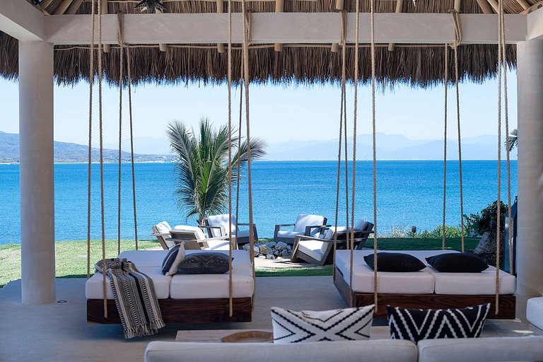 Ptm021 – Expansive luxury oceanfront villa in Punta Mita