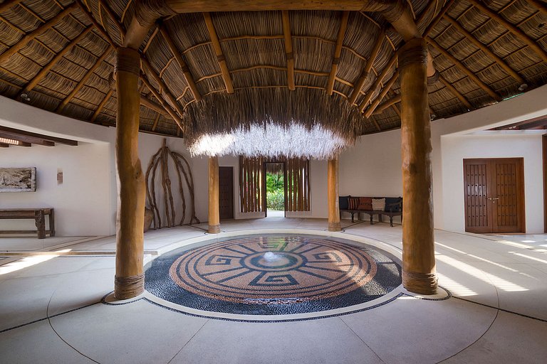 Ptm021 – Expansive luxury oceanfront villa in Punta Mita