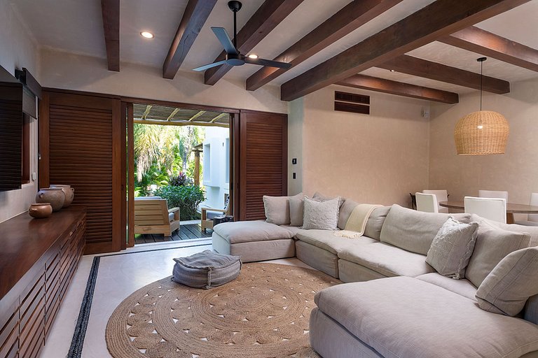 Ptm021 – Expansive luxury oceanfront villa in Punta Mita