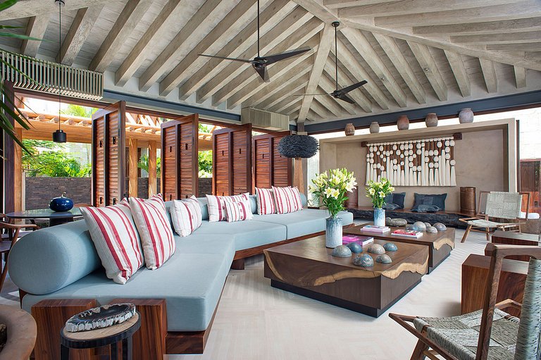 Ptm024 – Stylish beachfront villa in Punta Mita