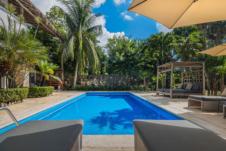 Coz002 - Idyllic beachfront villa in Cozumel