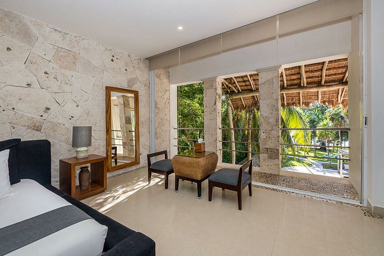 Coz002 - Idyllic beachfront villa in Cozumel