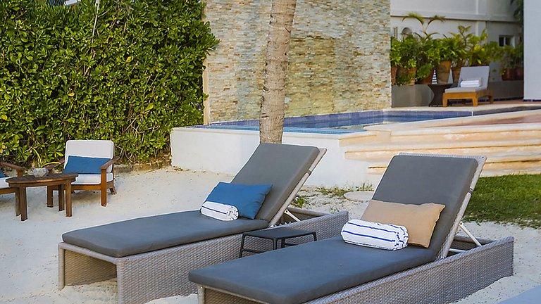 Coz003 - Beachfront villa in Cozumel