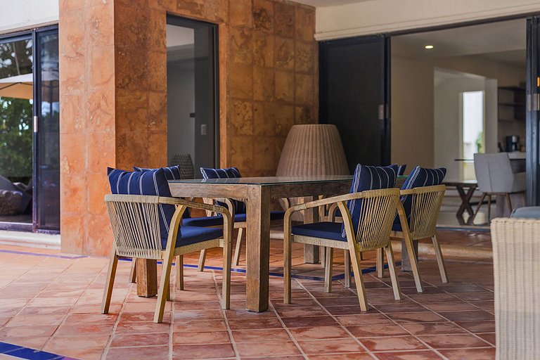 Coz003 - Beachfront villa in Cozumel