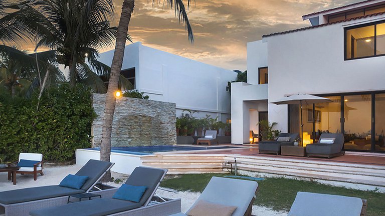 Coz003 - Beachfront villa in Cozumel