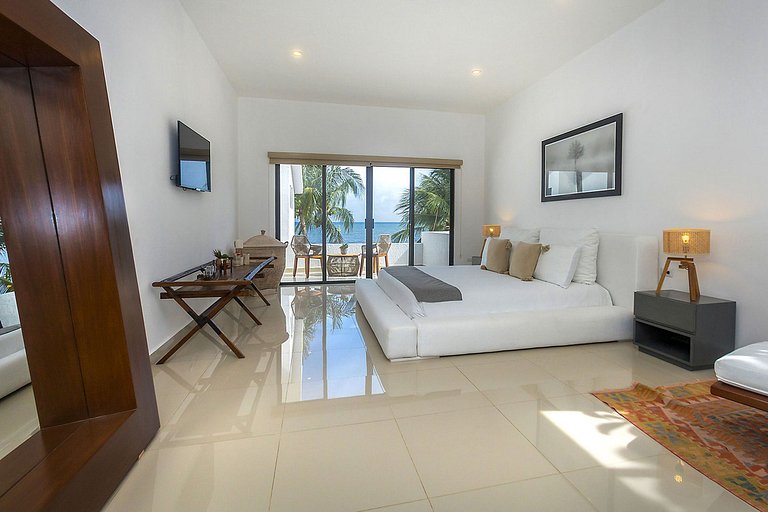 Coz003 - Beachfront villa in Cozumel