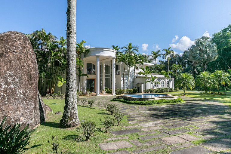 Ang020 - Property with 3 Residences and Extensive Leisure Ar