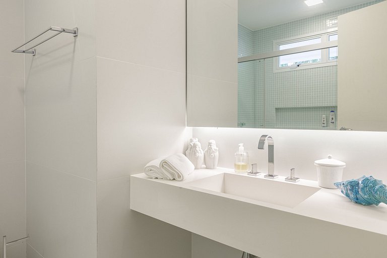 Ang020 - Mansão de luxo em condomínio de Mangaratiba