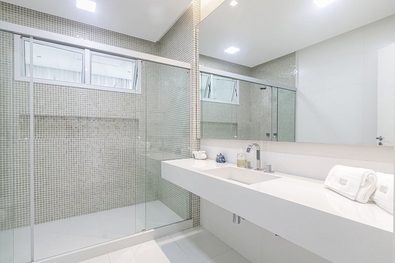 Ang020 - Mansão de luxo em condomínio de Mangaratiba