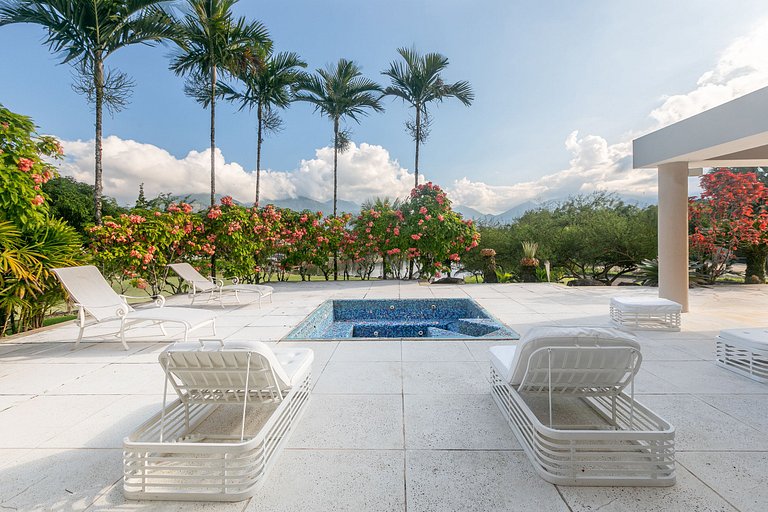 Ang020 - Mansão de luxo em condomínio de Mangaratiba