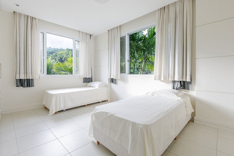 Ang020 - Mansão de luxo em condomínio de Mangaratiba