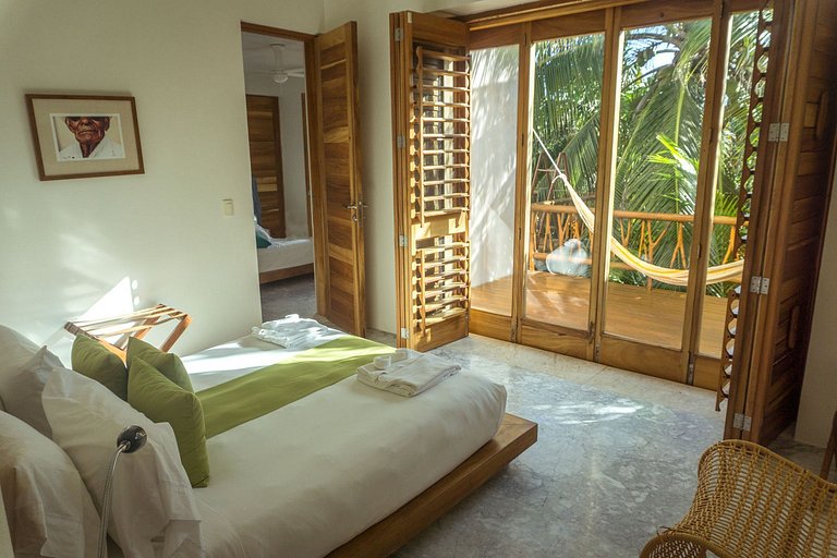 Tul048 - Oceanfront house with 4 suites in Tulum