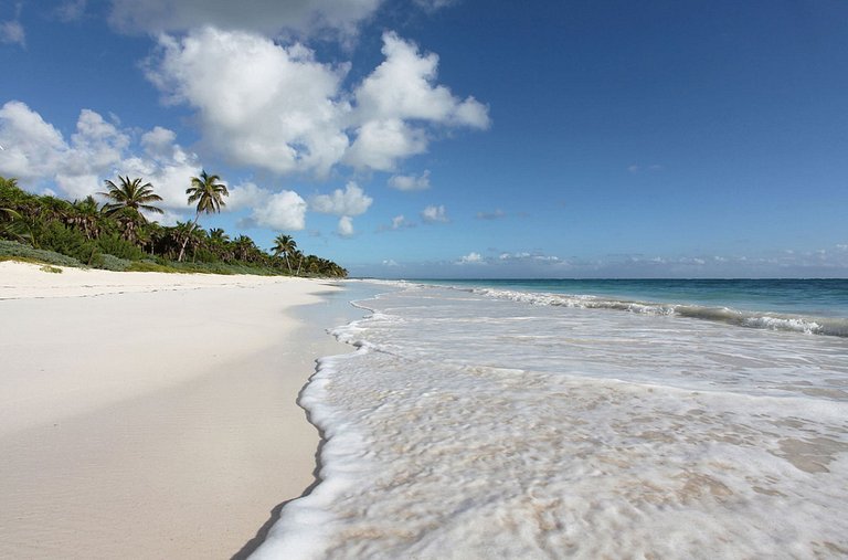 Tul048 - Casa frente al mar con 4 suites en Tulum