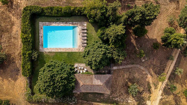 Lis007 - Charming Farmhouse with a Private Pool, 40 min to L