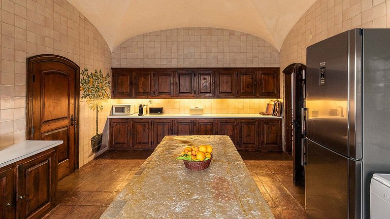 Lis007 - Charming Farmhouse with a Private Pool, 40 min to L