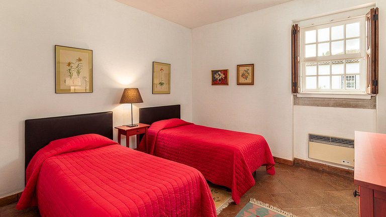 Lis007 - Charming Farmhouse with a Private Pool, 40 min to L