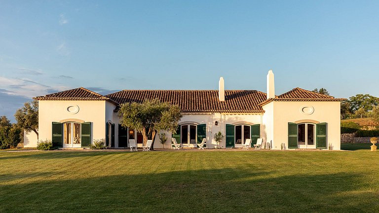 Lis007 - Charming Farmhouse with a Private Pool, 40 min to L