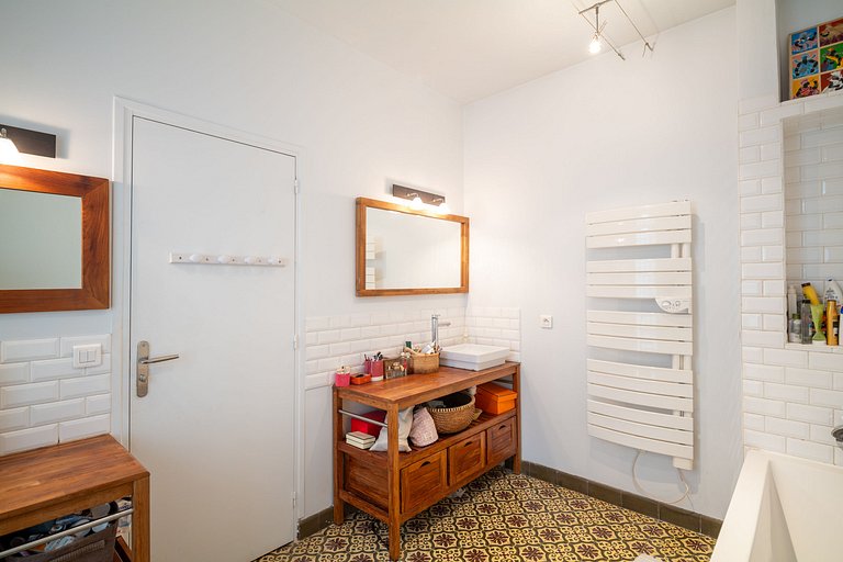 Par036 - Beautiful townhouse for rent in Paris
