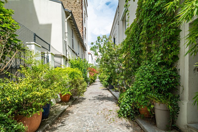 Par036 - Beautiful townhouse for rent in Paris