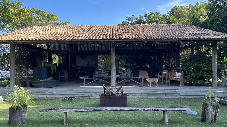 Bah087 - Sitio Villa em meio ao rio e o mar