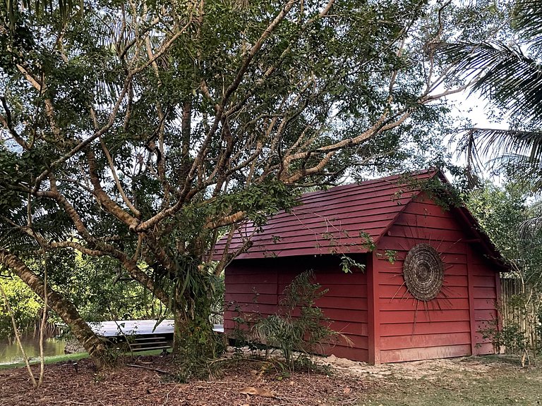 Bah087 - Sitio Villa em meio ao rio e o mar