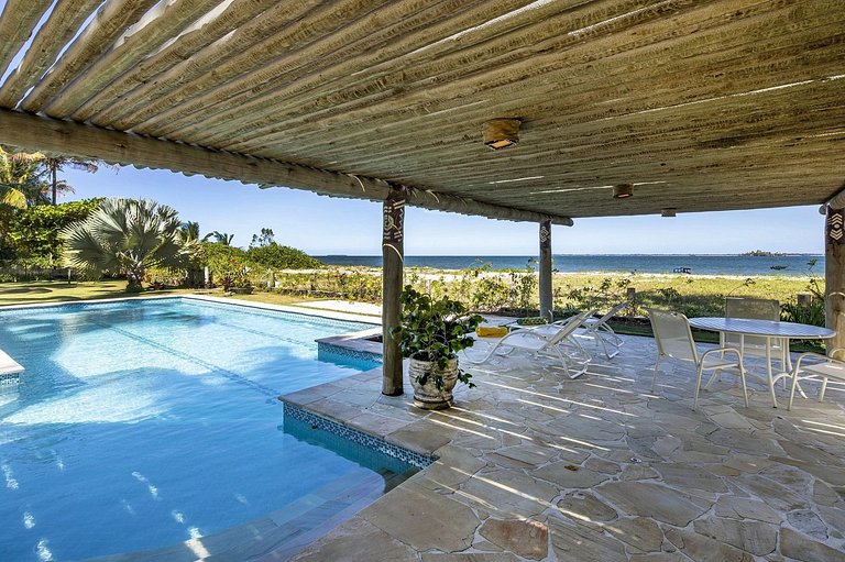 Bah329 - Hermosa villa frente al mar en Maraú
