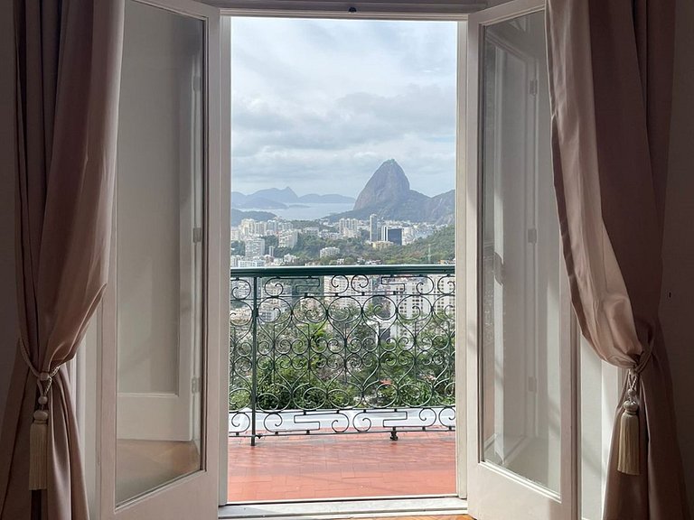 Rio250 - Gran mansión en lo alto de Santa Teresa