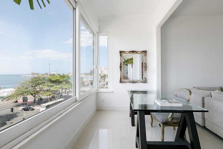 Rio171 - Beachfront apartment in Copacabana