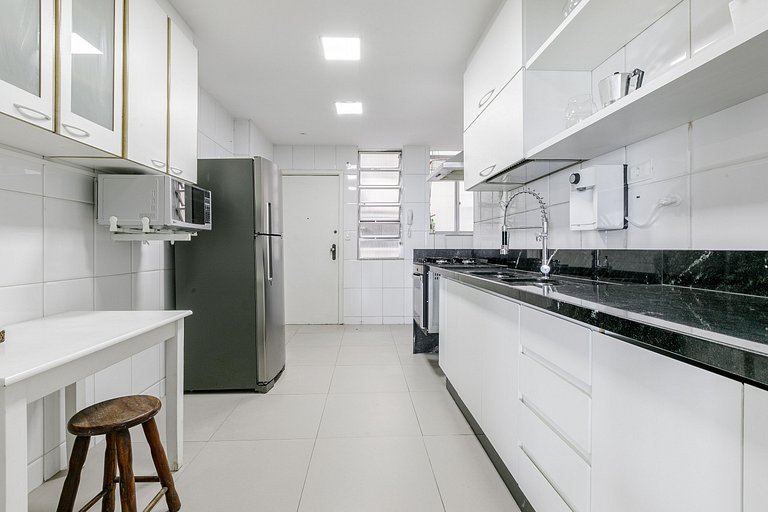Rio171 - Beachfront apartment in Copacabana