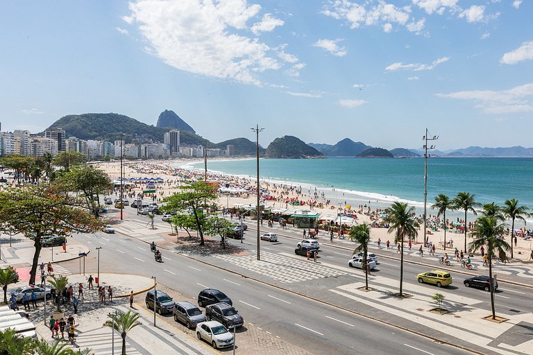 Rio171 - Beachfront apartment in Copacabana