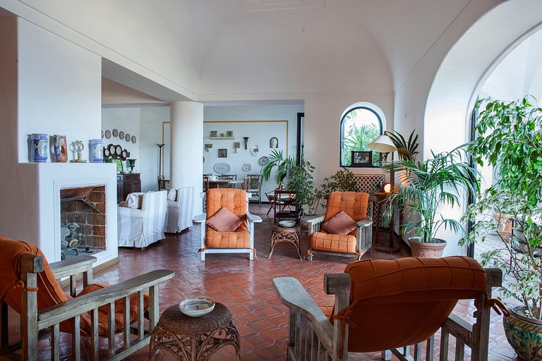 Cam018 - A Villa with stunning views on Capri