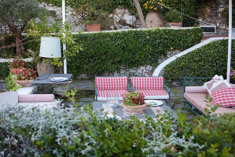 Cam018 - Una Villa con Vistas Impresionantes en Capri