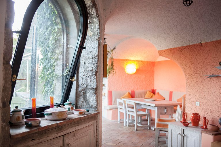 Cam018 - Una Villa con Vistas Impresionantes en Capri