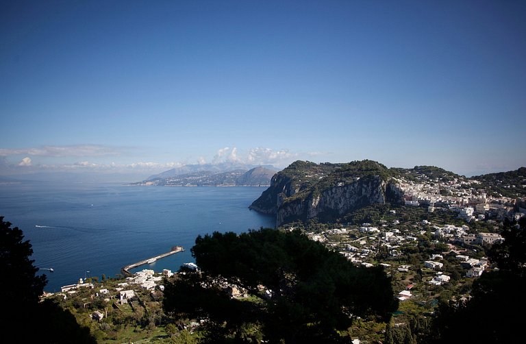 Cam018 - Une Villa aux Vues Imprenables sur l'Île de Capri