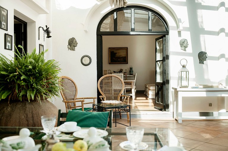 Cam005 - An exceptional villa on Capri Island