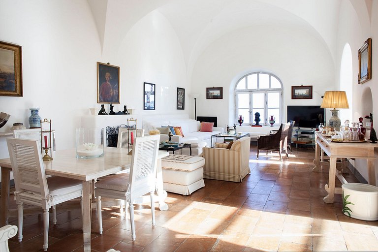 Cam005 - An exceptional villa on Capri Island