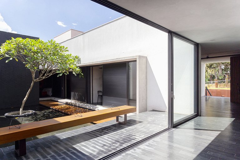Sao028 - Modern villa in Morumbi