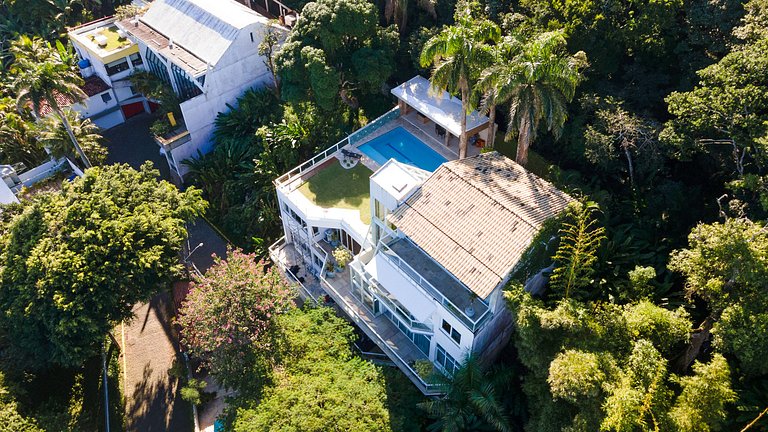 Rio106 - Mansion with incredible ocean views in São Conrado