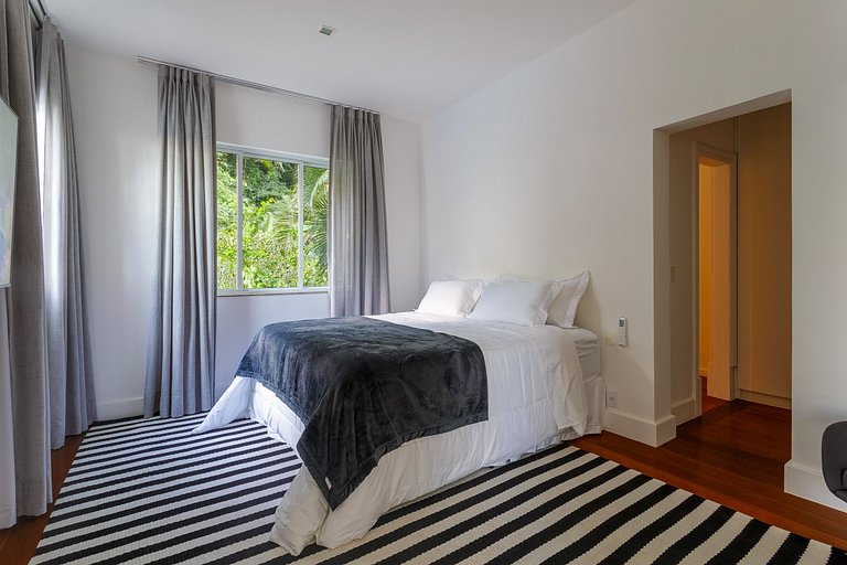 Rio106 - Mansão com vista incrível para o mar em São Conrado