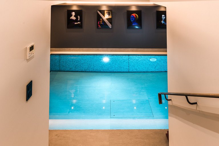 Par003 - An Exceptional Parisian Experience