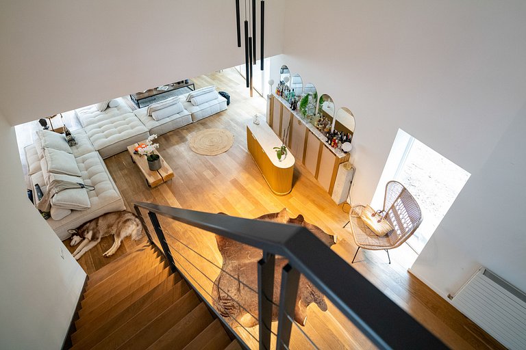 Idf006 - Stunning mansion with pool and gym