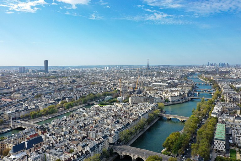 Par004 - 2000m2 penthouse for events in Paris