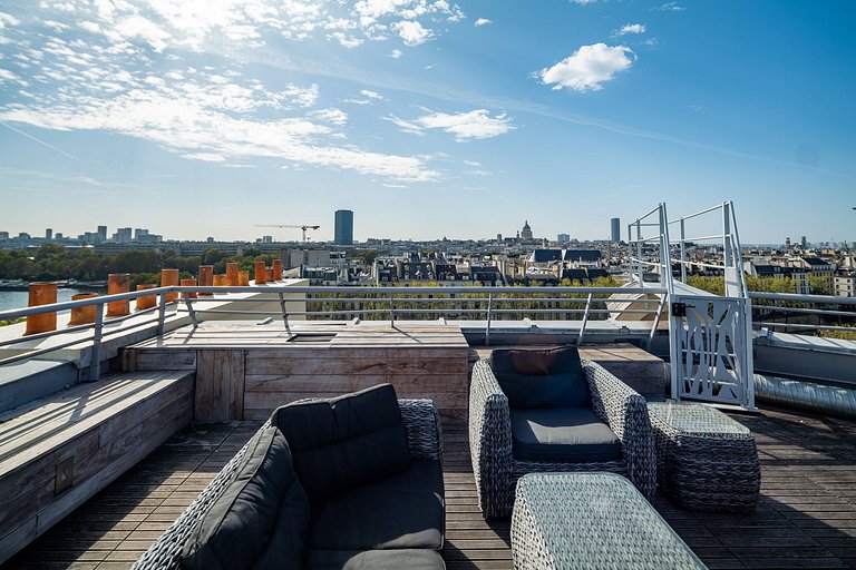 Par004 - 2000m2 penthouse for events in Paris