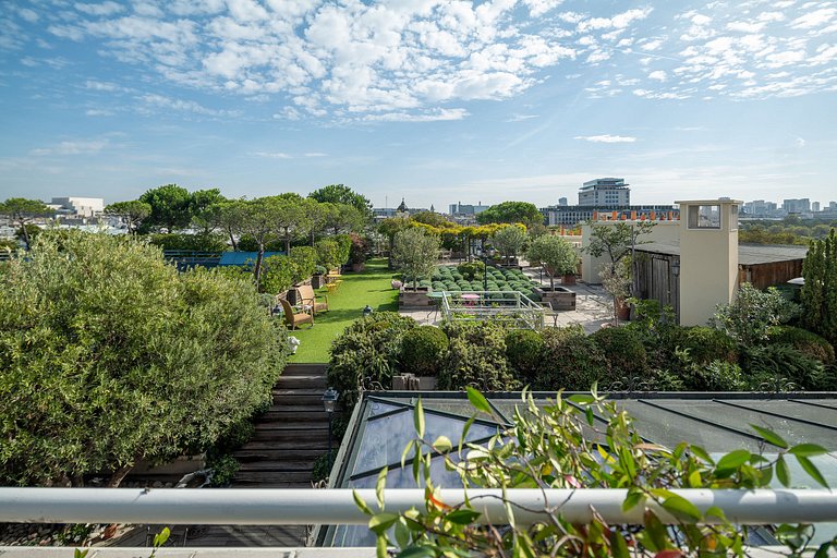 Par004 - 2000m2 penthouse for events in Paris