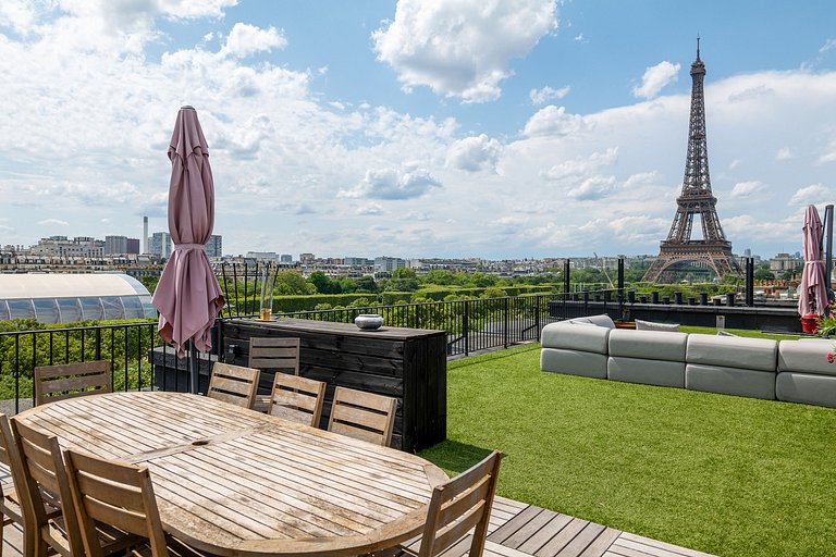 Par001 - Luxury penthouse available for Paris 2024