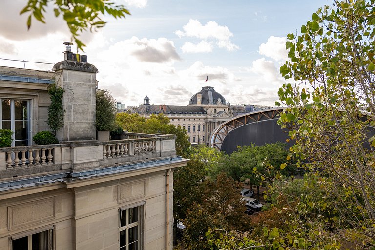 Par001 - Luxury penthouse available for Paris 2024