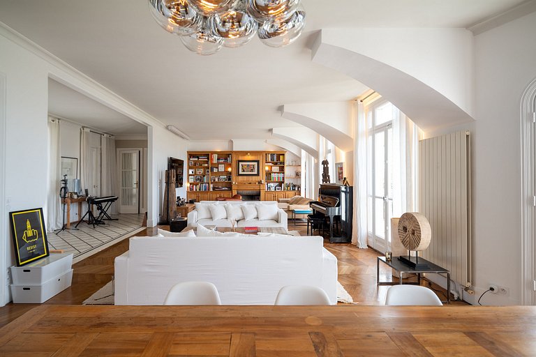 Par001 - Luxury penthouse available for Paris 2024