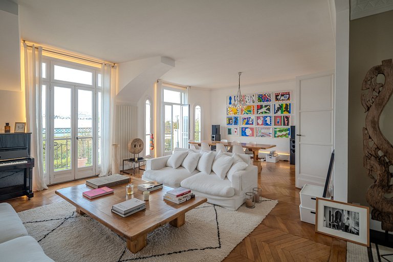 Par001 - Luxury penthouse available for Paris 2024