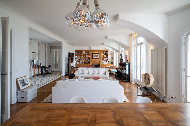 Par001 - Luxury penthouse available for Paris 2024