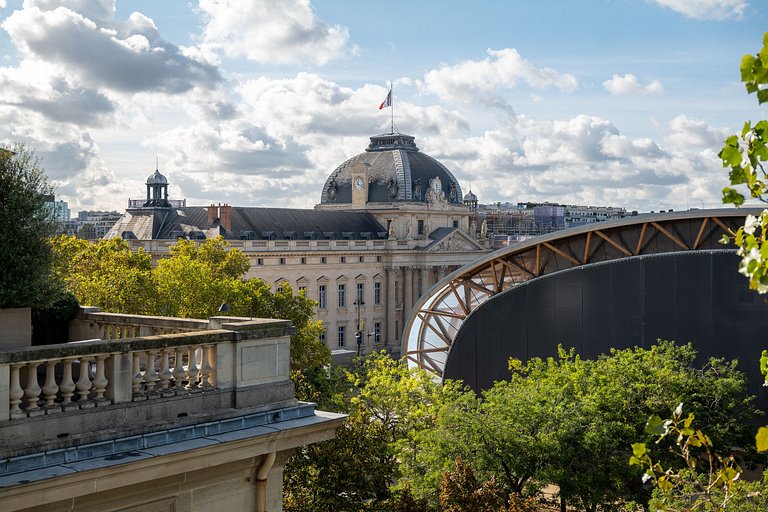 Par001 - Luxury penthouse available for Paris 2024
